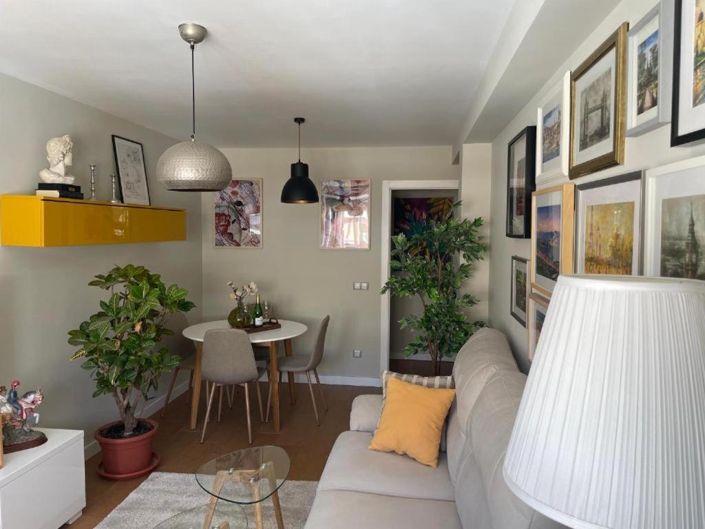 Triana Autentica Apartment เซบีญา ภายนอก รูปภาพ